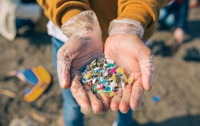 Bahaya Mikroplastik bagi Tubuh: Kenali Dampaknya terhadap Kesehatan dan Cara Menghindarinya
